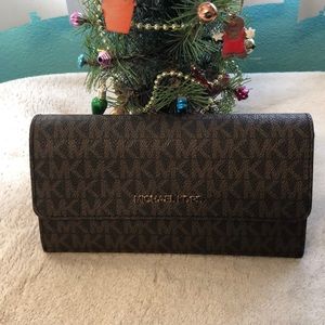 Michael Kors Jet Set Travel